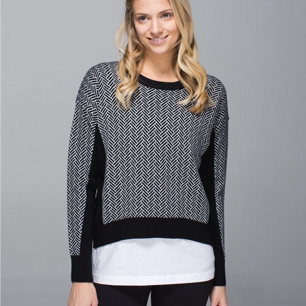 Lululemon Yogi Crew Merino Wool Sweater Size 6 Hi-Low Hem Thumbholes